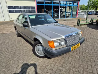 Mercedes-Benz 200-serie W124