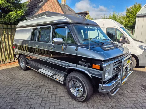 Chevrolet Chevy Van CAMPER 20D GLOBEMASTER V8 Diesel autom.